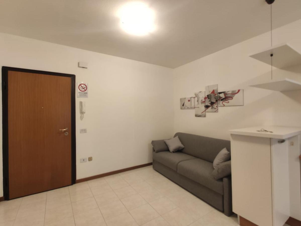 Bafile 18 - Piazza Marconi - Centrale - 50 Mt Dal Mare ليدو دي يسولو المظهر الخارجي الصورة